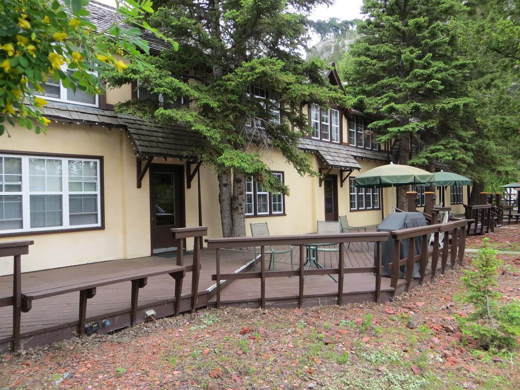 Crandell Mountain Lodge Waterton Park Exterior foto